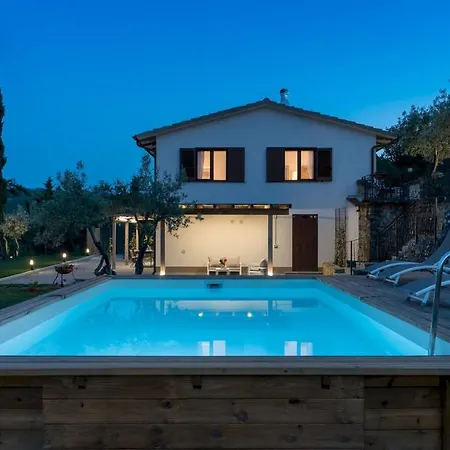 Terrazza Sulla Valle 4&2, Emma וילה ארצו