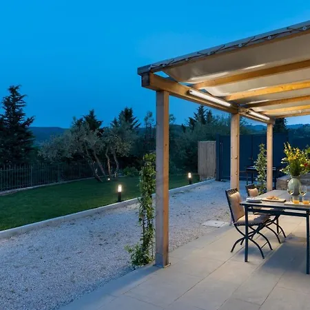 빌라 Terrazza Sulla Valle 4&2, Emma