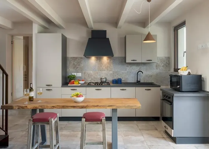 Terrazza Sulla Valle 4&2, Emma *